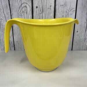 Vintage Rubbermaid Yellow Measuring Bowl 1.5 Qt 6 Cup Grip N Mix #2661